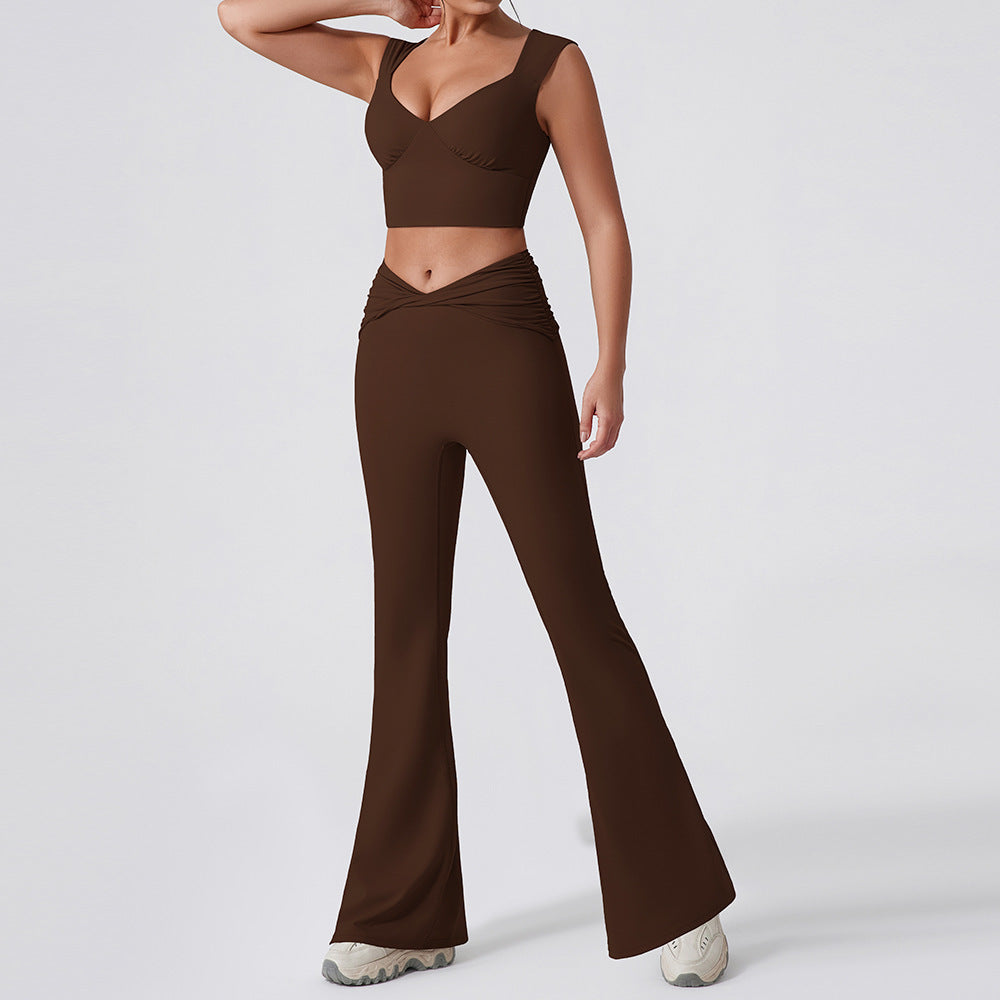 Ensemble aus Yoga, Fitness-Leggings und Büstenhalter-Bildhauern