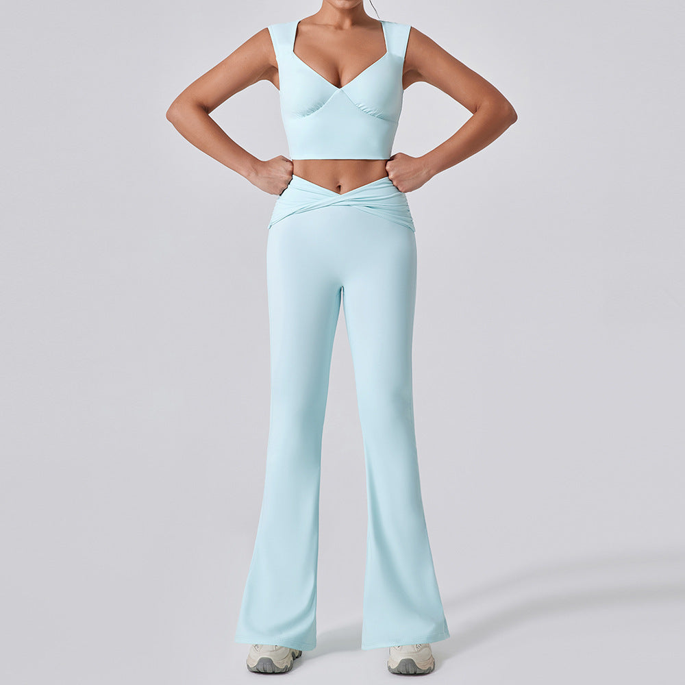 Ensemble aus Yoga, Fitness-Leggings und Büstenhalter-Bildhauern