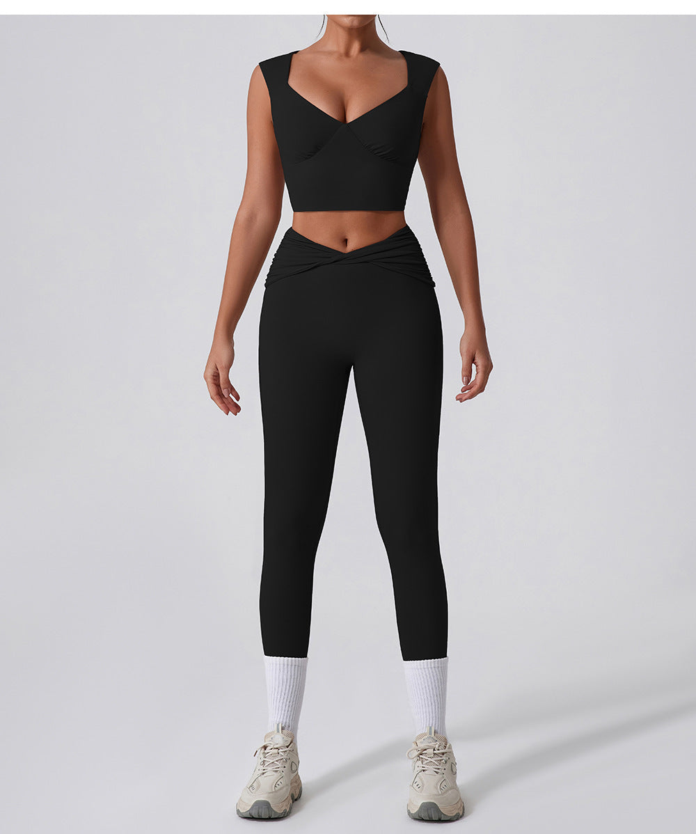 Ensemble aus Yoga, Fitness-Leggings und Büstenhalter-Bildhauern