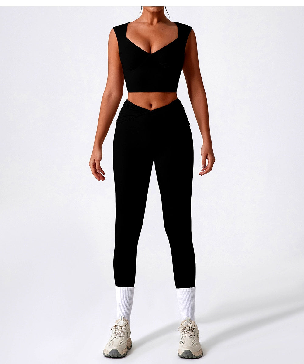 Ensemble aus Yoga, Fitness-Leggings und Büstenhalter-Bildhauern