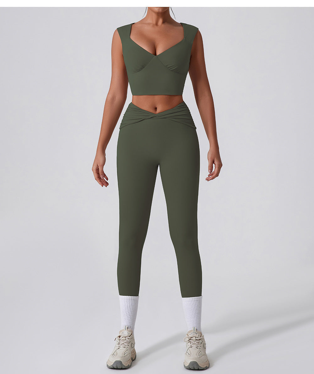 Ensemble aus Yoga, Fitness-Leggings und Büstenhalter-Bildhauern