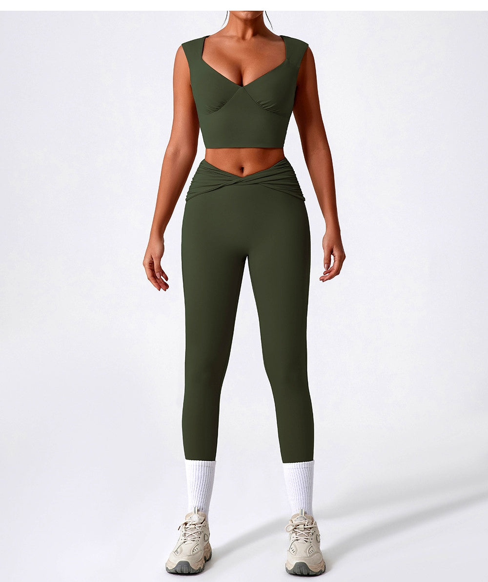 Ensemble aus Yoga, Fitness-Leggings und Büstenhalter-Bildhauern